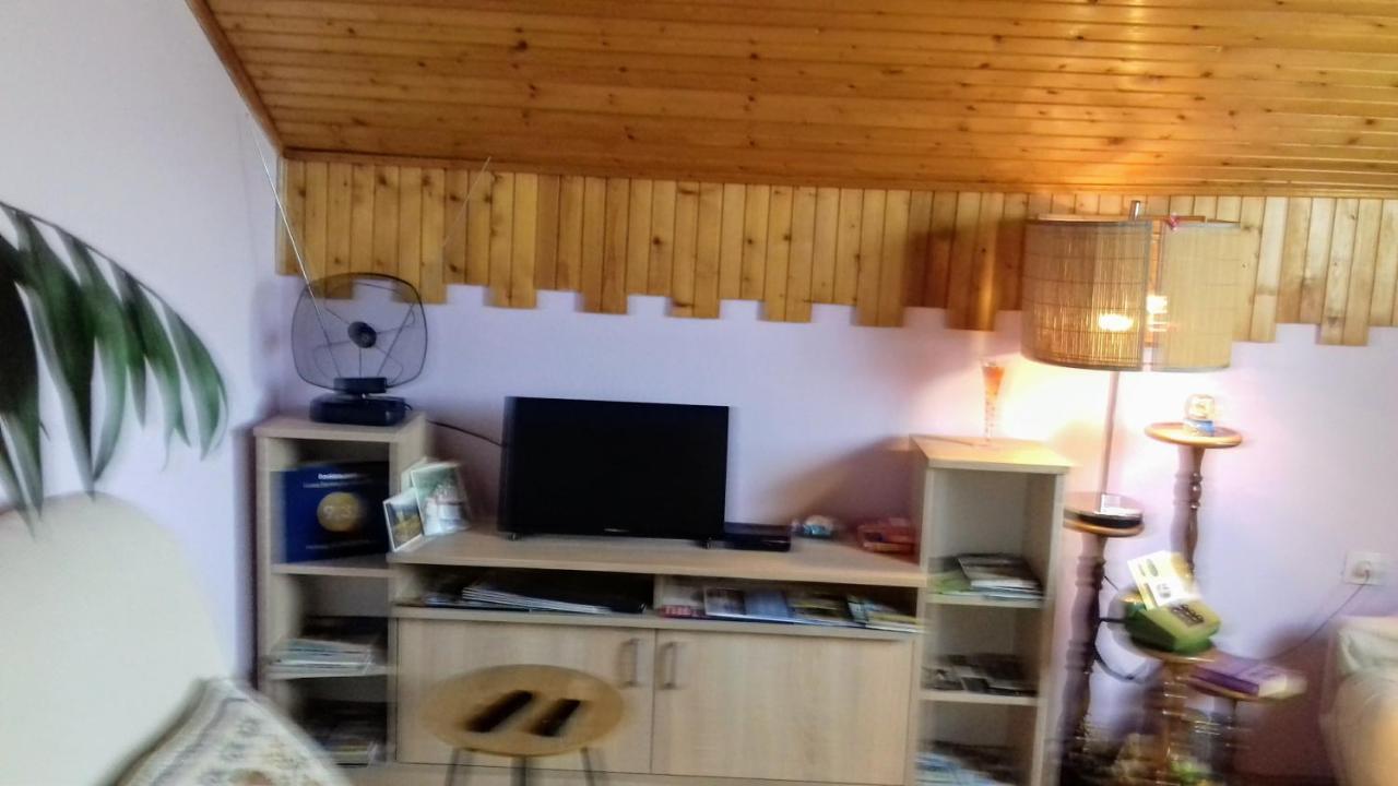 Holiday Home Nena Korenica Buitenkant foto