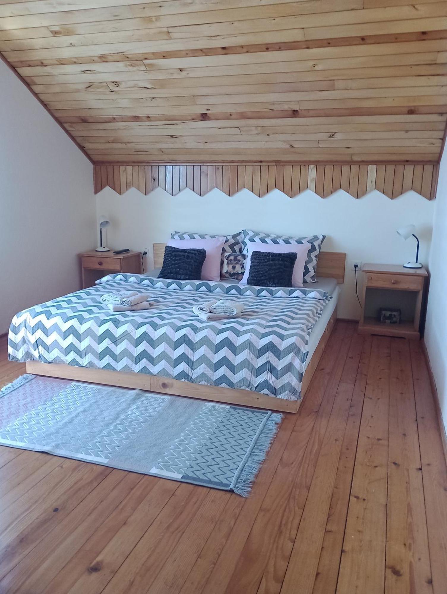 Holiday Home Nena Korenica Buitenkant foto