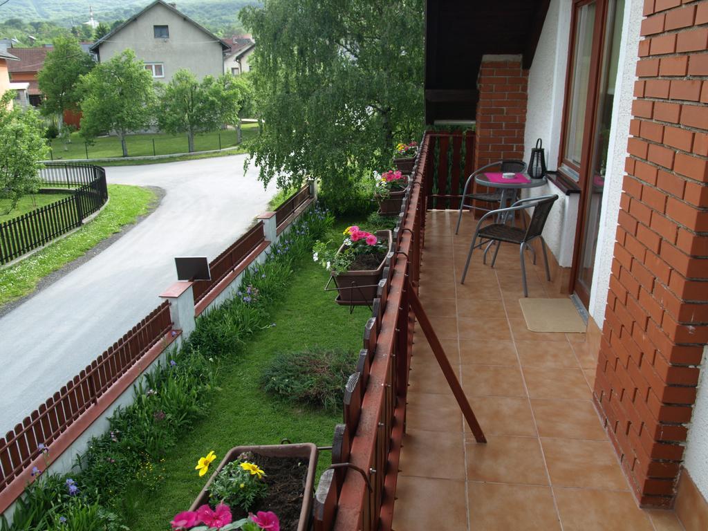 Holiday Home Nena Korenica Buitenkant foto