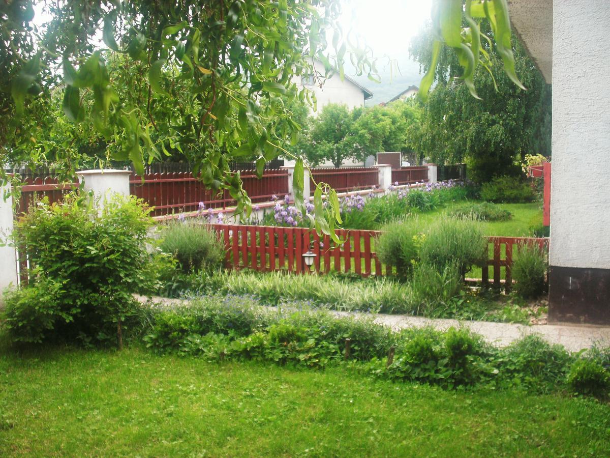 Holiday Home Nena Korenica Buitenkant foto